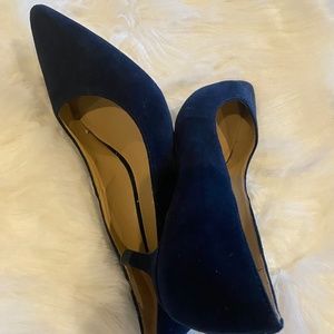 Ladies Talbots dark navy leather suede heels size 5